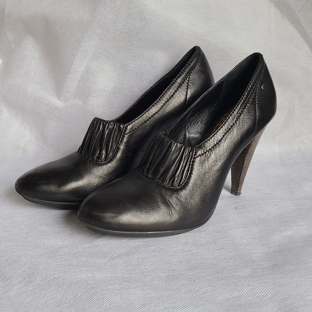COACH Adra leather pump
